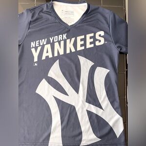 Men’s XL New York Yankees shirt